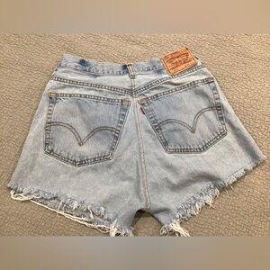 Levi's 560 Comfort Fit Jean Denim Cutoff Shorts Light Wash Distressed Hem Sz 30